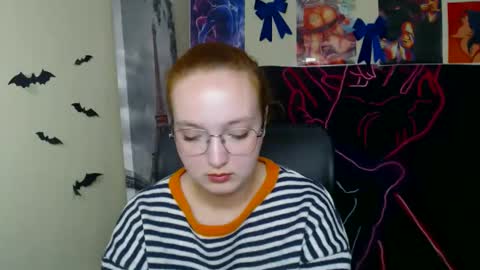 Snapshot of mistyrosee chatting on 21, 4, 2026 Aria online show from 21, 4, 2026