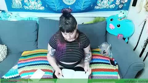 Elizabxth Fields online show from 10, 11, 2025