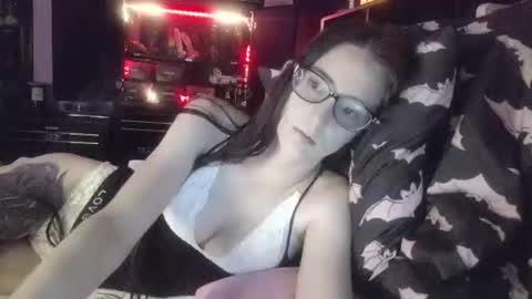 Mizz Bonez online show from 5, 6, 2026