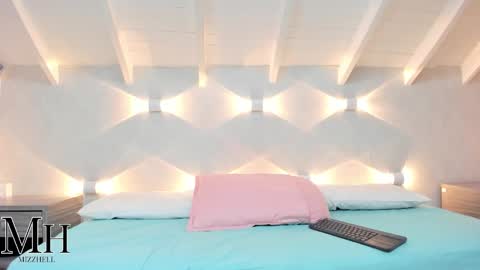 Snapshot of mizzhell_ chatting on 1, 10, 2025 mizzhell_ online show from 1, 10, 2025