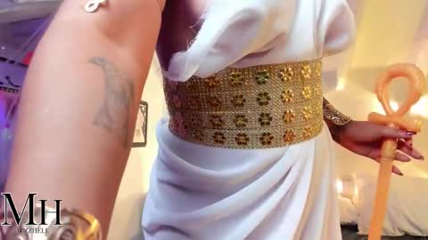 Snapshot of mizzhell_ chatting on 25, 10, 2025 mizzhell_ online show from 25, 10, 2025