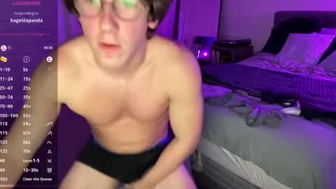 Snapshot of mizzo001 chatting on 3, 11, 2025 Leo online show from 3, 11, 2025