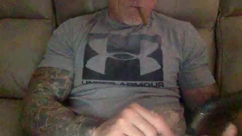 Snapshot of mjg175 chatting on 11, 1, 2025 SexyRed online show from 11, 1, 2025