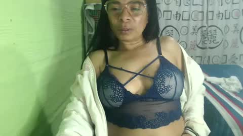 Snapshot of mmaturemessy chatting on 15, 9, 2025 kelly online show from 15, 9, 2025