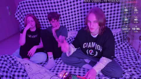 Snapshot of mmeeowww chatting on 6, 2, 2025 Tim and Lisa Simon and Luna online show from 6, 2, 2025