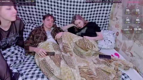 Snapshot of mmeeowww chatting on 9, 2, 2025 Tim and Lisa Simon and Luna online show from 9, 2, 2025