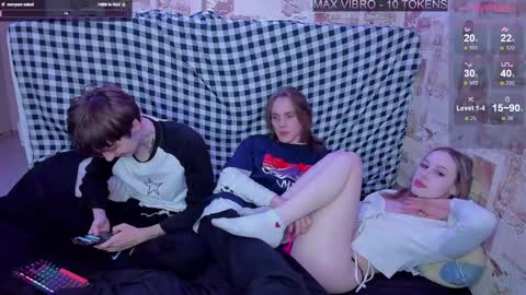 Snapshot of mmeeowww chatting on 15, 2, 2025 Tim and Lisa Simon and Luna online show from 15, 2, 2025