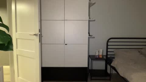 mmminnie online show from 13, 10, 2025