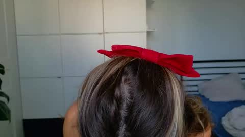 mmminnie online show from 13, 11, 2025