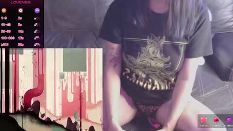 Snapshot of mmmmdarling chatting on 5, 10, 2025 minaDarling online show from 5, 10, 2025