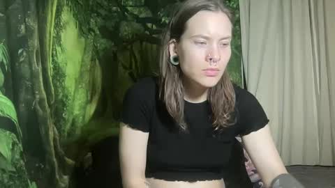 Snapshot of mo0n_goddess chatting on 14, 12, 2024 Misty online show from 14, 12, 2024