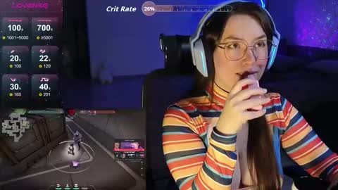 Snapshot of moaning___lisa chatting on 11, 10, 2025 to support follow the fanclub online show from 11, 10, 2025