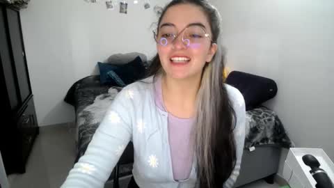 Snapshot of mocca_117 chatting on 23, 9, 2025 Sam online show from 23, 9, 2025