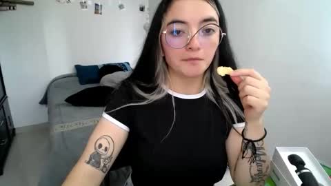 Snapshot of mocca_117 chatting on 29, 10, 2025 Sam online show from 29, 10, 2025