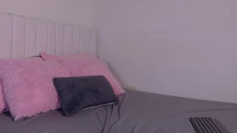 Snapshot of modelross07 chatting on 7, 1, 2026 zoe ross online show from 7, 1, 2026