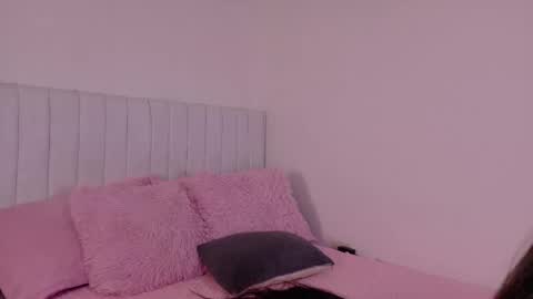 Snapshot of modelross07 chatting on 8, 3, 2026 zoe ross online show from 8, 3, 2026