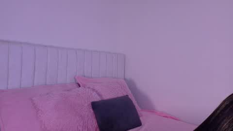 Snapshot of modelross07 chatting on 29, 3, 2026 zoe ross online show from 29, 3, 2026