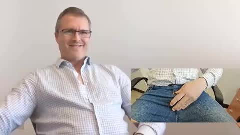 Snapshot of moe_001 chatting on 22, 9, 2025 Moe online show from 22, 9, 2025