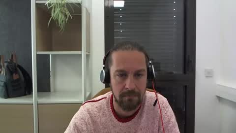 Snapshot of moi9876543210 chatting on 6, 12, 2024 Julien online show from 6, 12, 2024