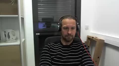 Snapshot of moi9876543210 chatting on 28, 1, 2025 Julien online show from 28, 1, 2025