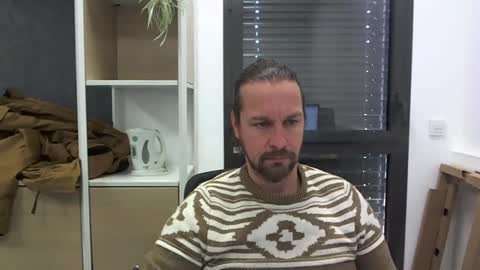 Snapshot of moi9876543210 chatting on 3, 2, 2025 Julien online show from 3, 2, 2025