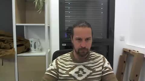 Snapshot of moi9876543210 chatting on 3, 2, 2025 Julien online show from 3, 2, 2025