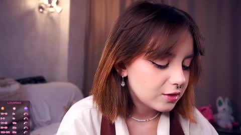 Snapshot of moiregathright chatting on 9, 9, 2025 My name is Eda online show from 9, 9, 2025