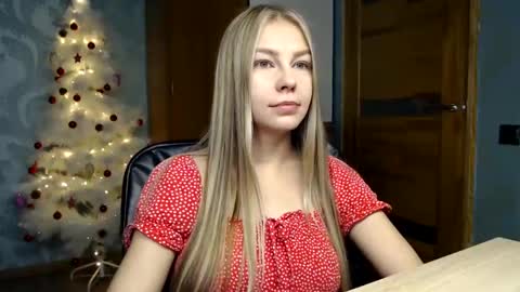 Snapshot of molli_and_tom chatting on 10, 1, 2025 Bitcoin 1P8NuZxsaNsQTx7wJJJ7Ao1mic4nvJPVLC online show from 10, 1, 2025