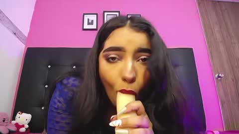 molly_curvyhot online show from 3, 2, 2026