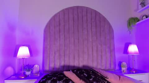 Molly Jackson online show from 24, 12, 2024