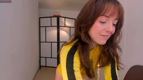   MOLLY   online show from 22, 5, 2026
