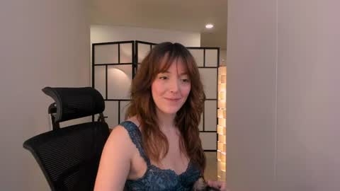   MOLLY   online show from 6, 7, 2026