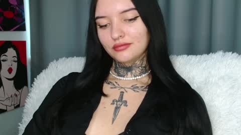Snapshot of molly_montanaaa chatting on 2, 12, 2024 Lina online show from 2, 12, 2024