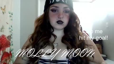 Snapshot of molly_moonxxx chatting on 25, 11, 2025 molly_moonxxx online show from 25, 11, 2025