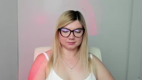 Snapshot of molly_moree chatting on 14, 9, 2025 Molly online show from 14, 9, 2025