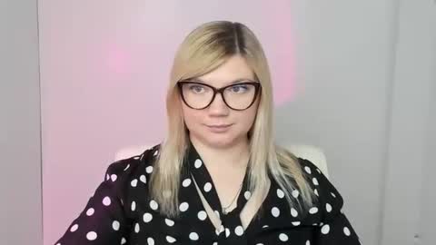 Snapshot of molly_moree chatting on 29, 10, 2025 Molly online show from 29, 10, 2025