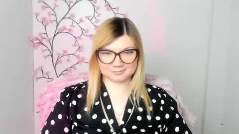 Snapshot of molly_moree chatting on 25, 3, 2026 Molly online show from 25, 3, 2026