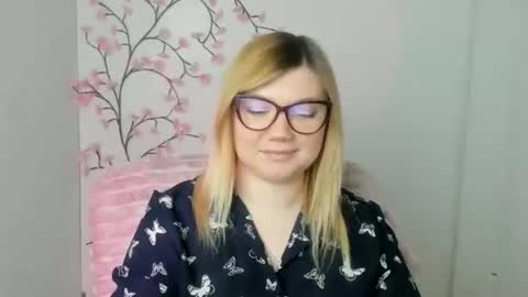 Snapshot of molly_moree chatting on 26, 3, 2026 Molly online show from 26, 3, 2026