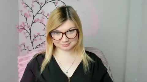 Snapshot of molly_moree chatting on 30, 3, 2026 Molly online show from 30, 3, 2026