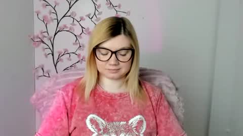 Snapshot of molly_moree chatting on 19, 5, 2026 Molly online show from 19, 5, 2026
