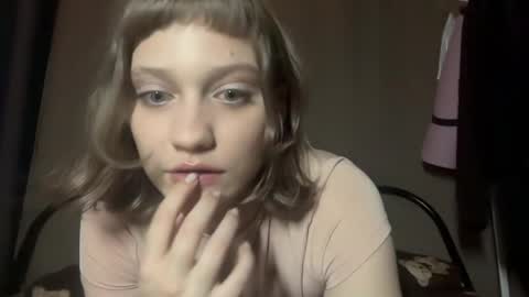 molly_poly online show from 18, 4, 2026