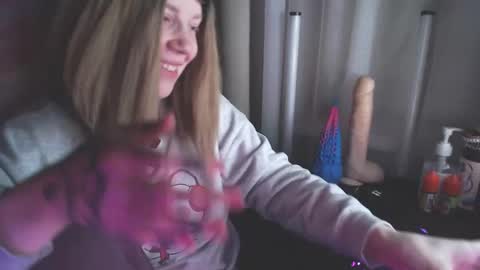 I have new photos come and see with love Molly online show from 12, 1, 2025