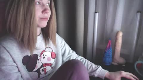 I have new photos come and see with love Molly online show from 12, 1, 2025
