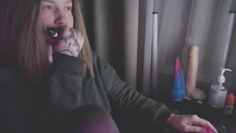 I have new photos come and see with love Molly online show from 16, 1, 2025