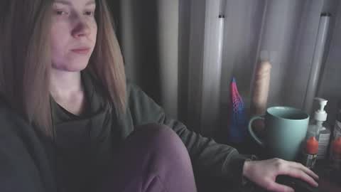 I have new photos come and see with love Molly online show from 20, 1, 2025