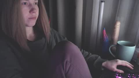 I have new photos come and see with love Molly online show from 20, 1, 2025