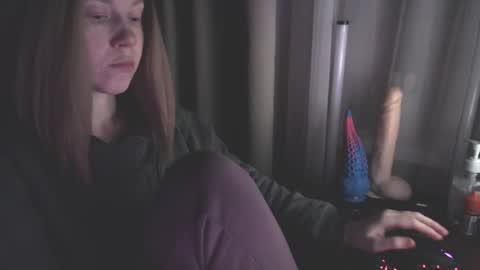 I have new photos come and see with love Molly online show from 21, 1, 2025