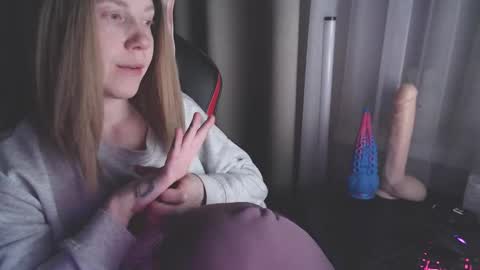 I have new photos come and see with love Molly online show from 26, 1, 2025
