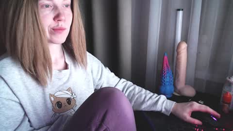 I have new photos come and see with love Molly online show from 6, 2, 2025