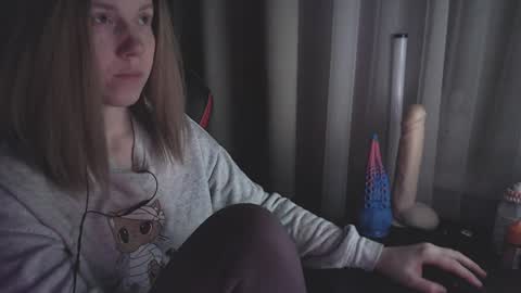 I have new photos come and see with love Molly online show from 6, 2, 2025